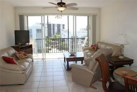 Hibiscus Pointe 852 by Vacation Rental Pros 