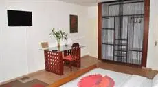 Le Raphia Guest House 