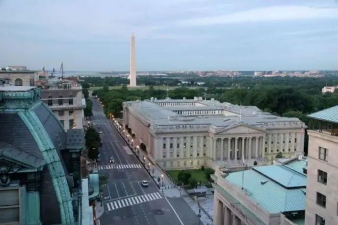 Global Luxury Suites at The White House 