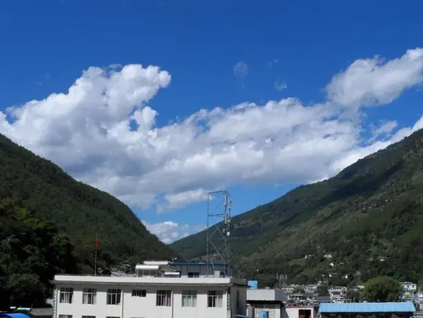 Travel & Hostel Tiger Leaping Gorge