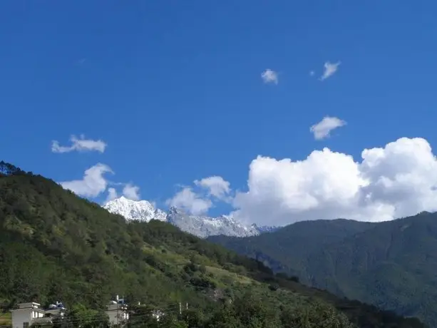 Travel & Hostel Tiger Leaping Gorge 