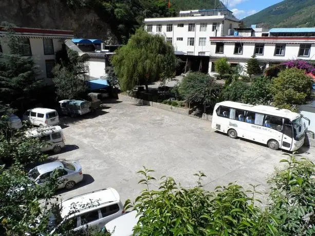 Travel & Hostel Tiger Leaping Gorge 