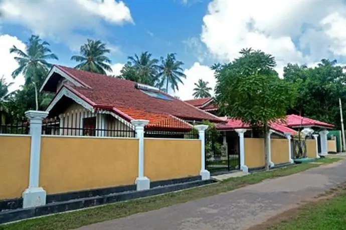 Anthiekka Airport Green Villa Negombo