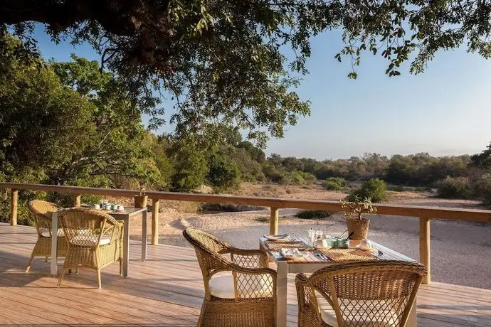 Thornybush Waterside Lodge 