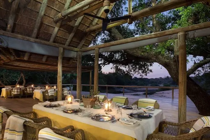 Thornybush Waterside Lodge 