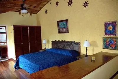 Tierra Magica Bed & Breakfast & Art Studio 