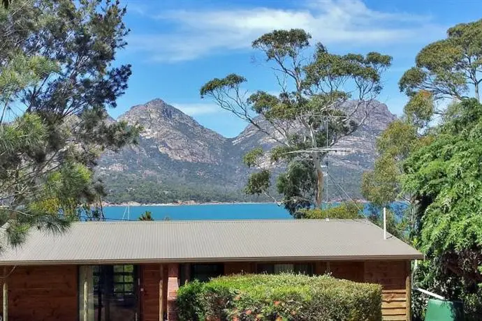 Freycinet Timber Cottage 1