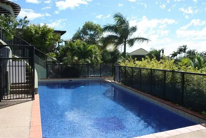 7 Waves - Airlie Beach