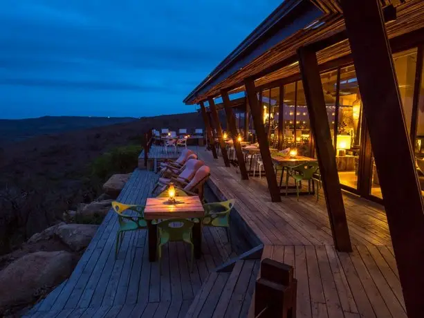 Rhino Ridge Safari Lodge