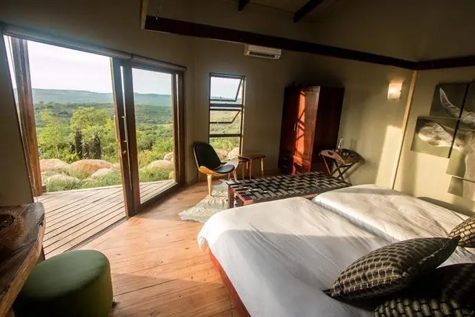 Rhino Ridge Safari Lodge