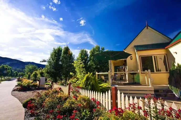 Autumn Abode Cottages