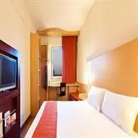 Ibis Leshan City Center 