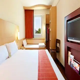 Ibis Leshan City Center 