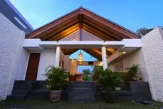 Royal Nyanyi Villa 