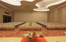 HARRIS Hotel & Convention Ciumbuleuit Bandung 