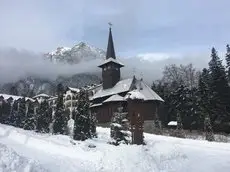 IL Piccolo Castello Busteni 