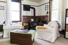 Laura's Bed & Breakfast 