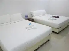 ZEN Rooms Basic Senyum Inn 