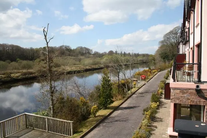 Grove Lodge Holiday Homes 