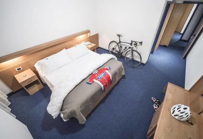 Fly Bike Hotel 