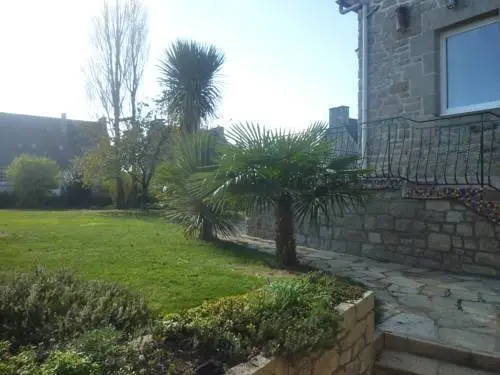 Near Dinan Pleasant Holiday Home Can Accommodate 6/8 Persons 