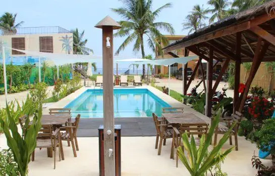 Reef Beach Resort 