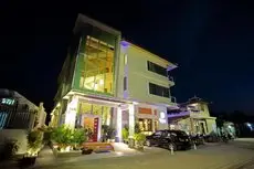 Deluxx Boutique Hotel and Serviced Apartment 