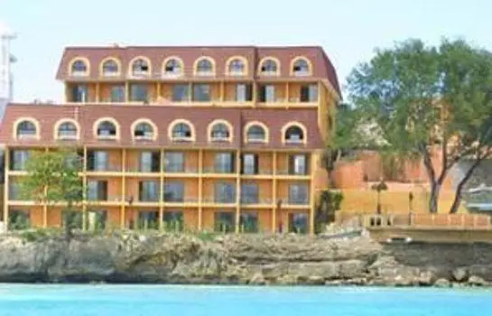 Exxtraordinary Resort - Bellamar