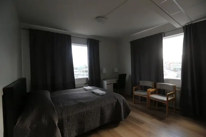 100 Iceland Hotel 