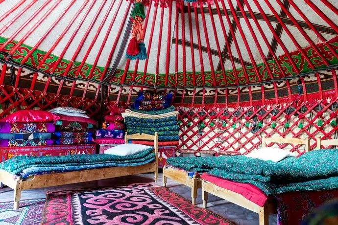 Happy Nomads Yurt Camp & Hostel 