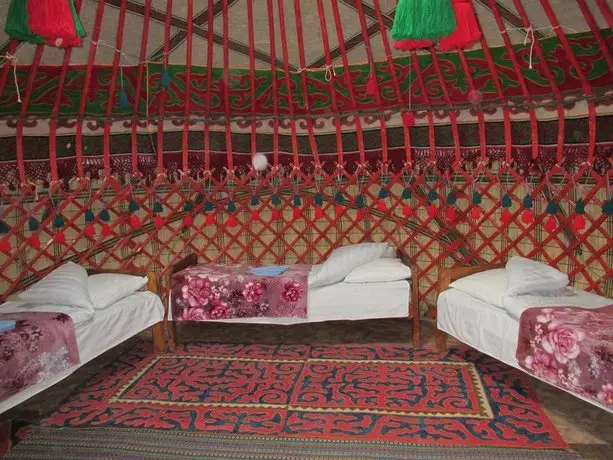 Happy Nomads Yurt Camp & Hostel 