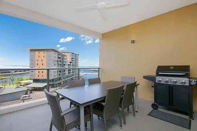 Saltwater Suites - 1 2 & 3 Bed Waterfront Apartments 