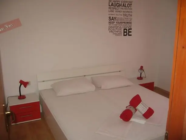 Tuvok Apartmens 