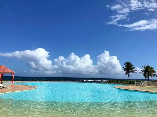 Ti Maanga Vue Mer Pieds Dans L'Eau 