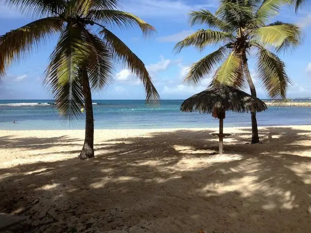 Ti Maanga Vue Mer Pieds Dans L'Eau 