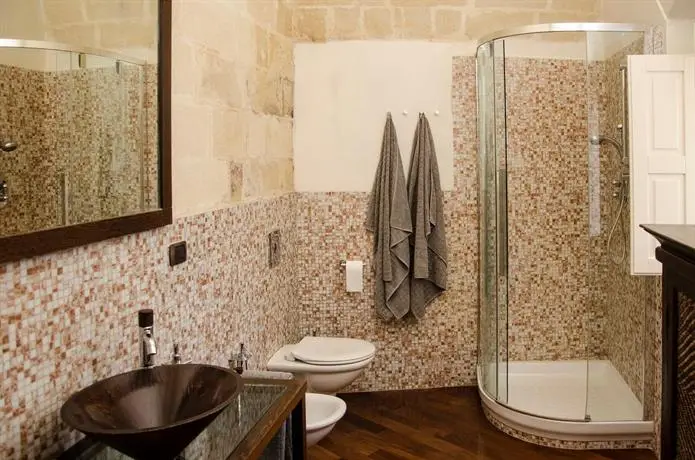 Alla dimora di Chiara Suite and Rooms 