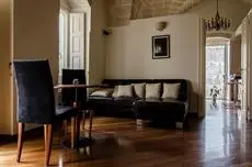 Alla dimora di Chiara Suite and Rooms 