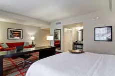 Hampton Inn and Suites Cincinnati - Downtown 