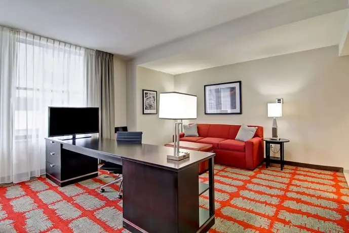 Hampton Inn and Suites Cincinnati - Downtown 