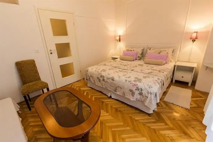 Apartment Arco Romano 