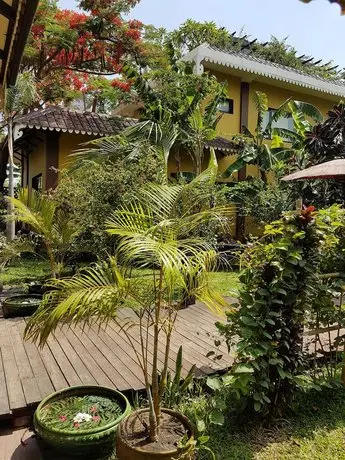 Thanakha Inle Hotel 