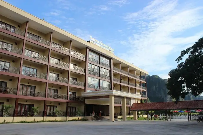 The Grand Riverside Hotel Vang Vieng