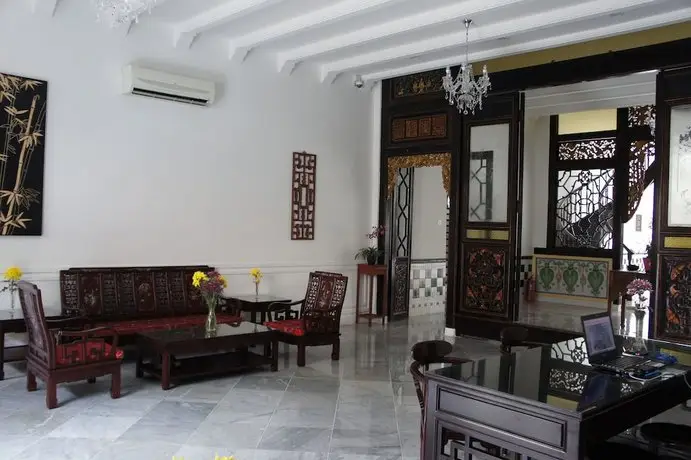 Heeren Palm Suites