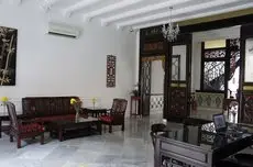 Heeren Palm Suites 