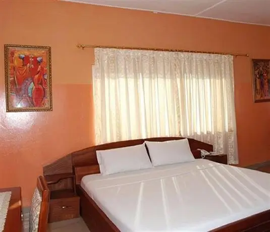 Shine Hotel Kasoa 