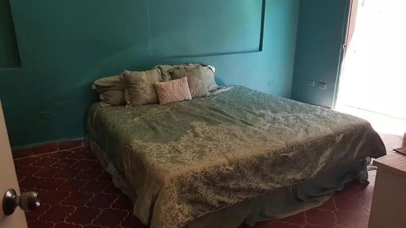 Hostal Guacamayos La Ceiba 