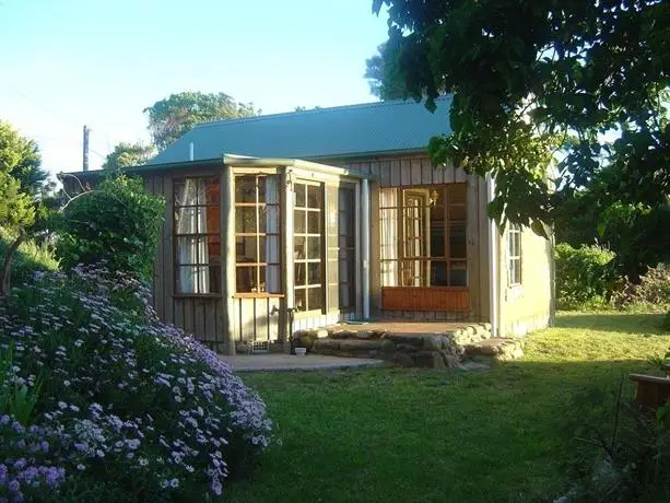 Stanley Lakeside Spa Cabins