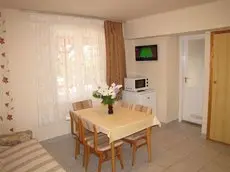 Gyongyvirag Apartmanhaz 