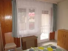 Gyongyvirag Apartmanhaz 