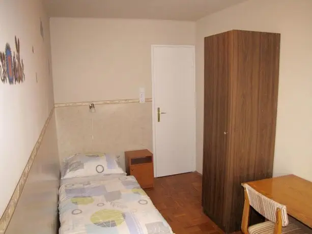 Gyongyvirag Apartmanhaz 